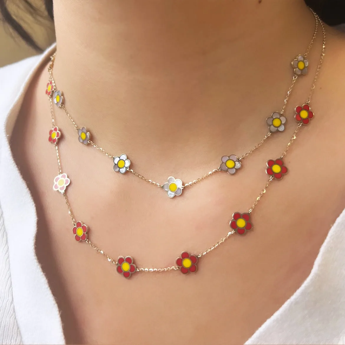 Mother of Pearl Daisy Necklace