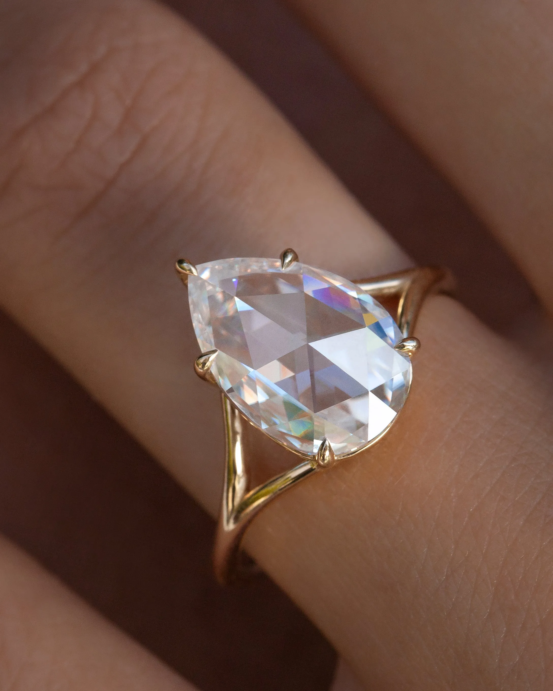 Rose Cut Pear Moissanite Gemma Ring